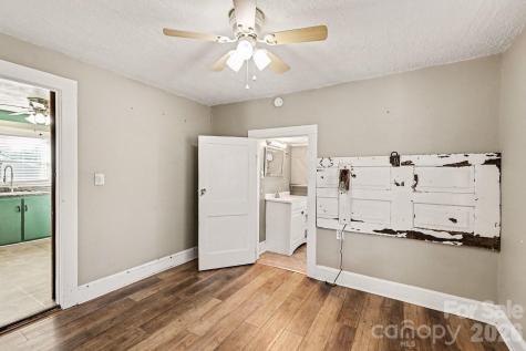 409 S Maple Street Dallas NC 28034