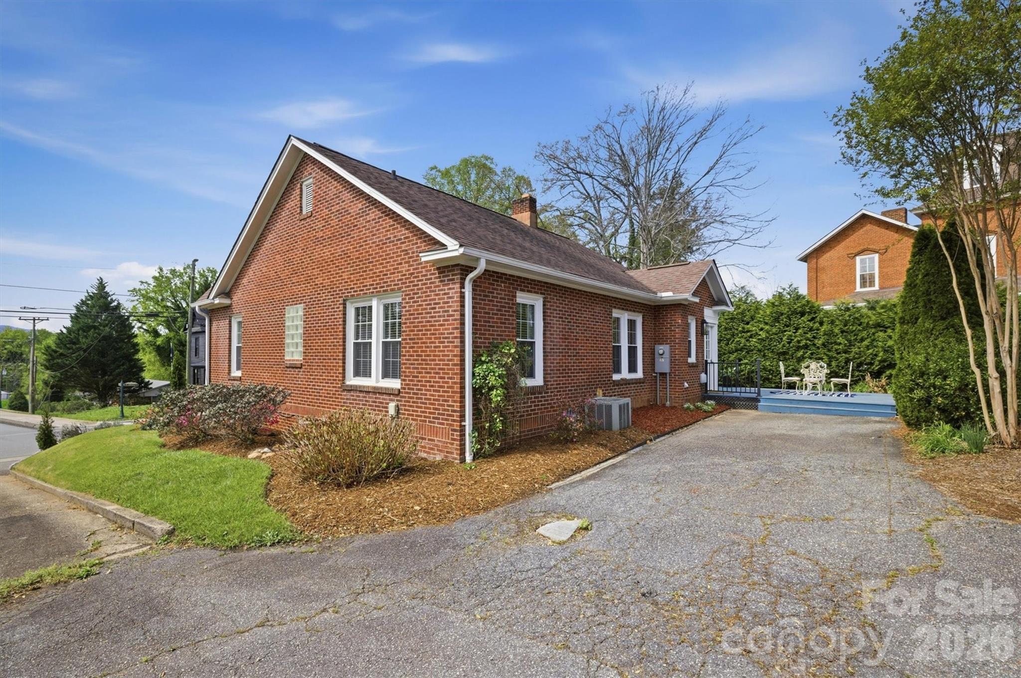406 N Green Street Morganton NC 28655