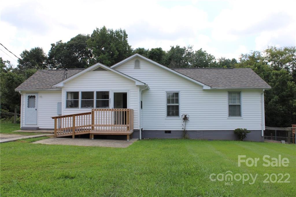 209 W Parkwood Street Stanley NC 28164