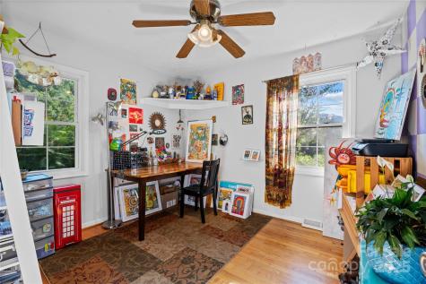68 Bassett Road Asheville NC 28804