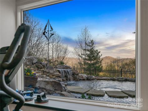 10 Beaverbrook Court Asheville NC 28804