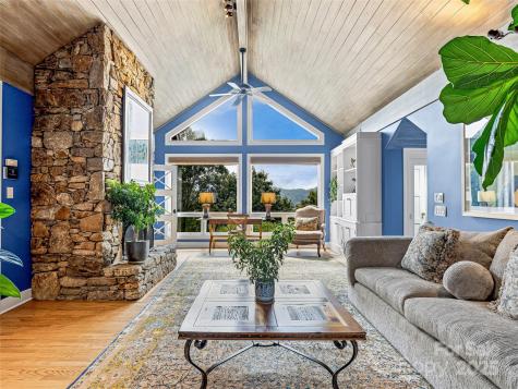 10 Beaverbrook Court Asheville NC 28804