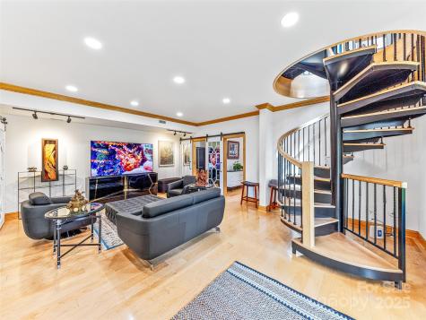 10 Beaverbrook Court Asheville NC 28804