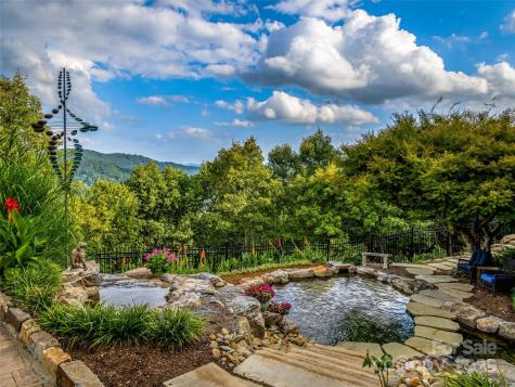 10 Beaverbrook Court Asheville NC 28804