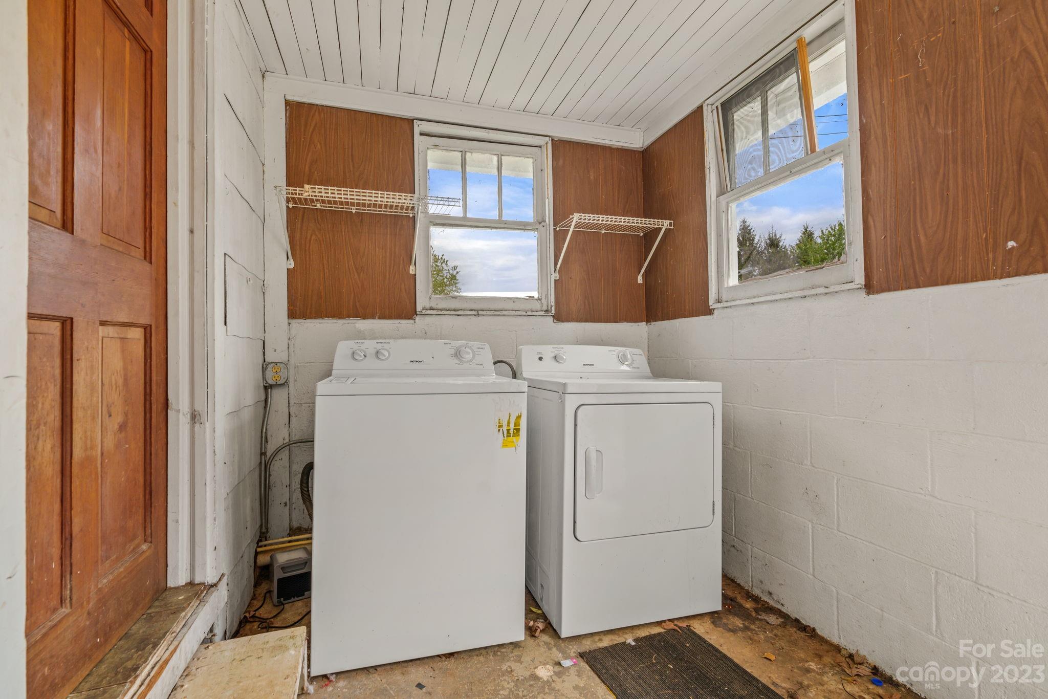 18 Wesleyan Drive Candler NC 28715