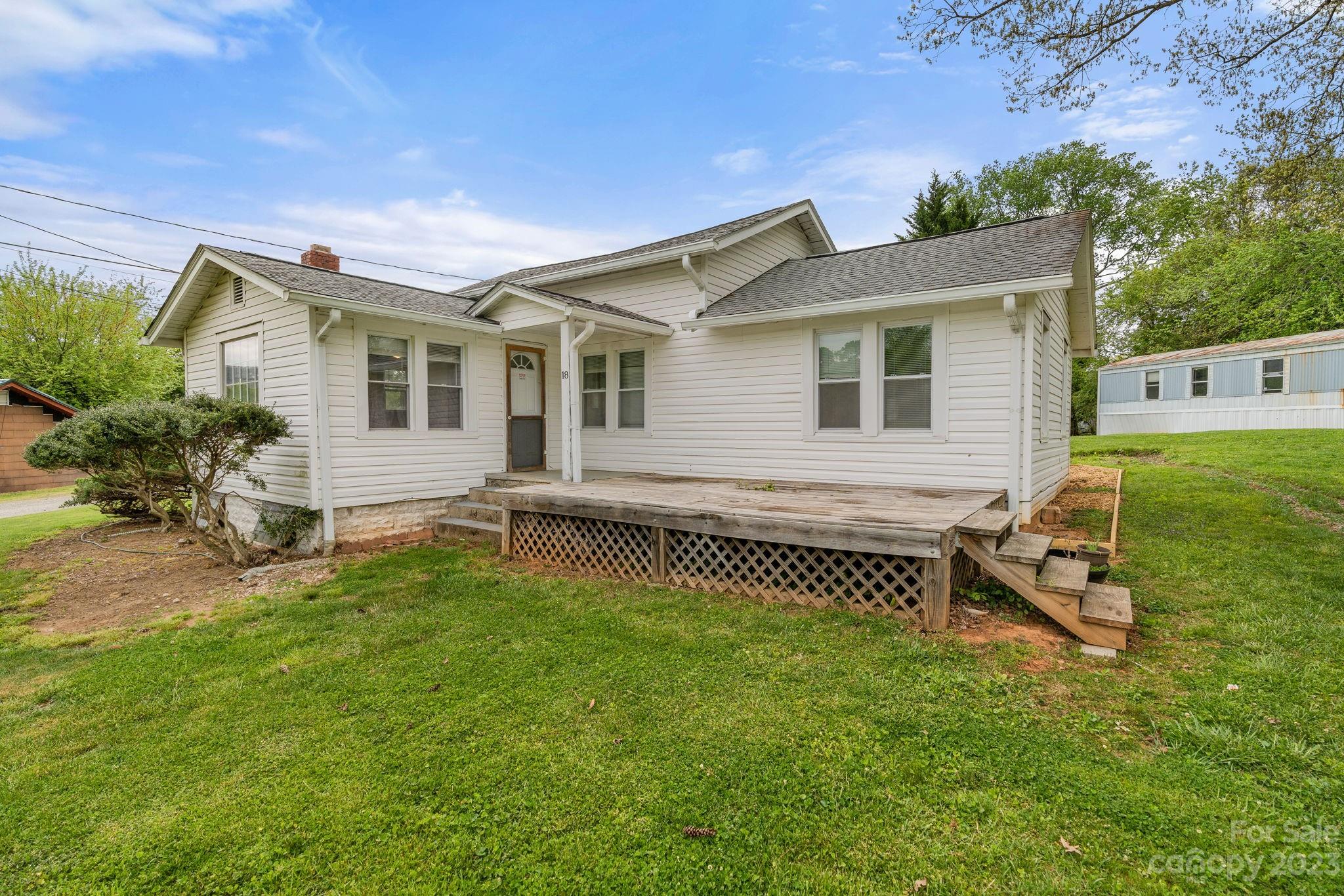 18 Wesleyan Drive Candler NC 28715