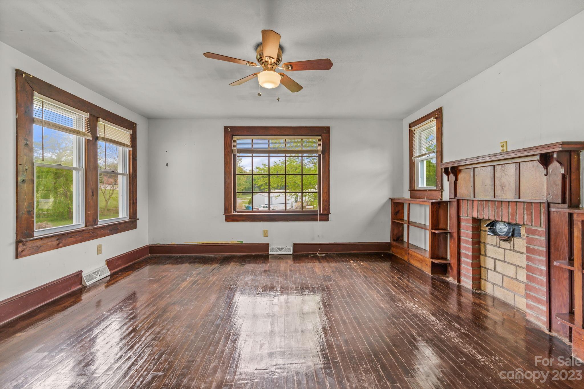 18 Wesleyan Drive Candler NC 28715