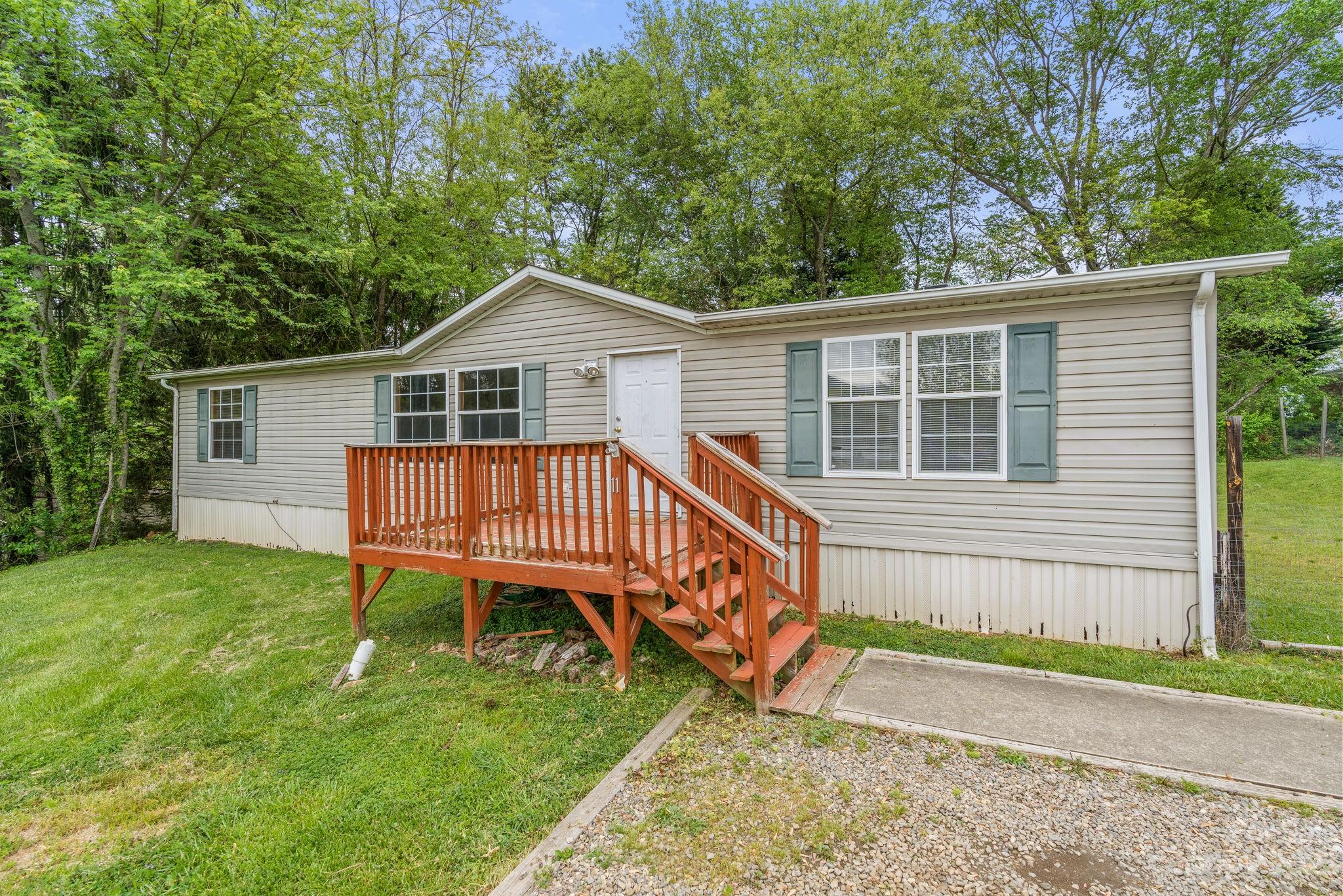 18 Wesleyan Drive Candler NC 28715