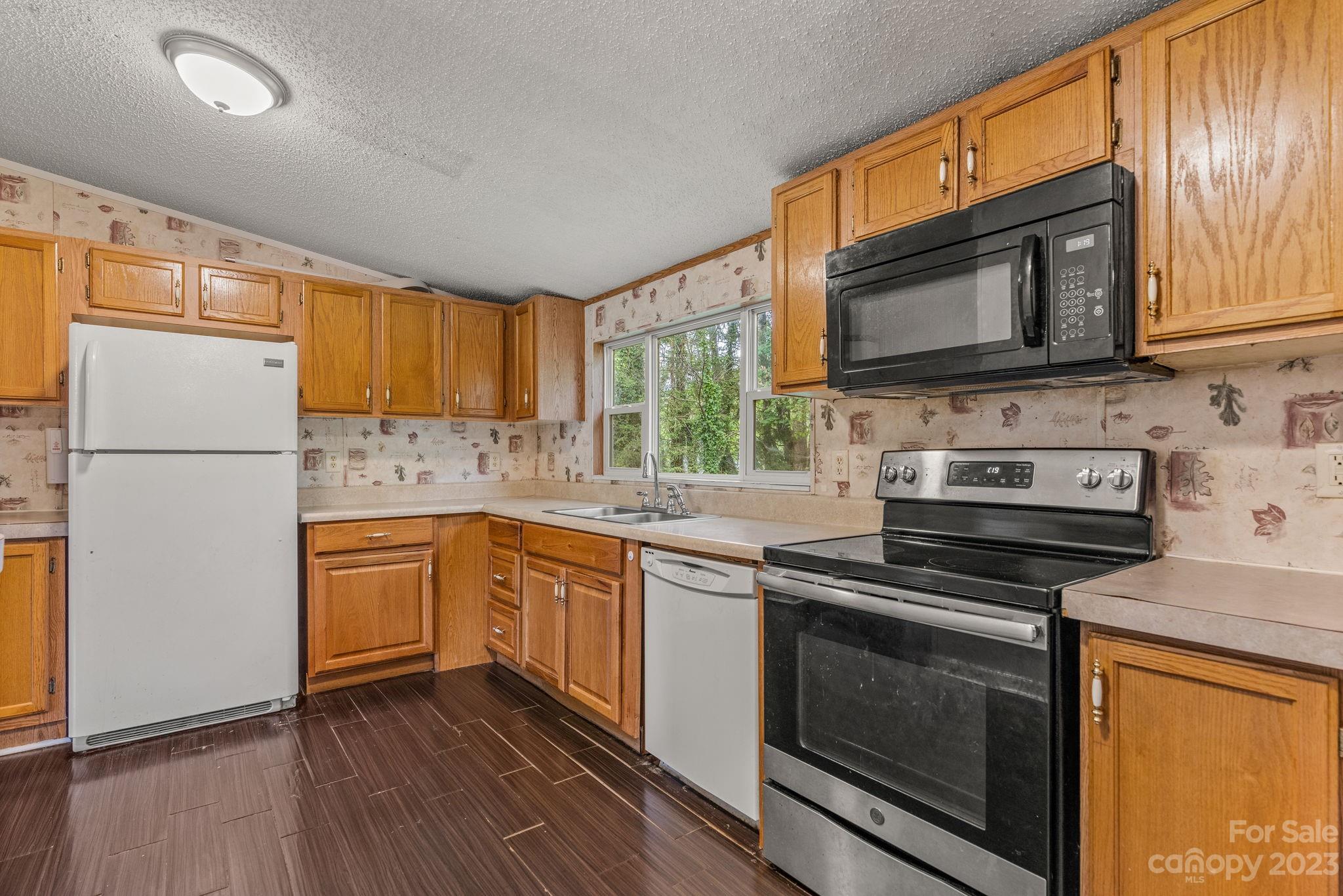 18 Wesleyan Drive Candler NC 28715