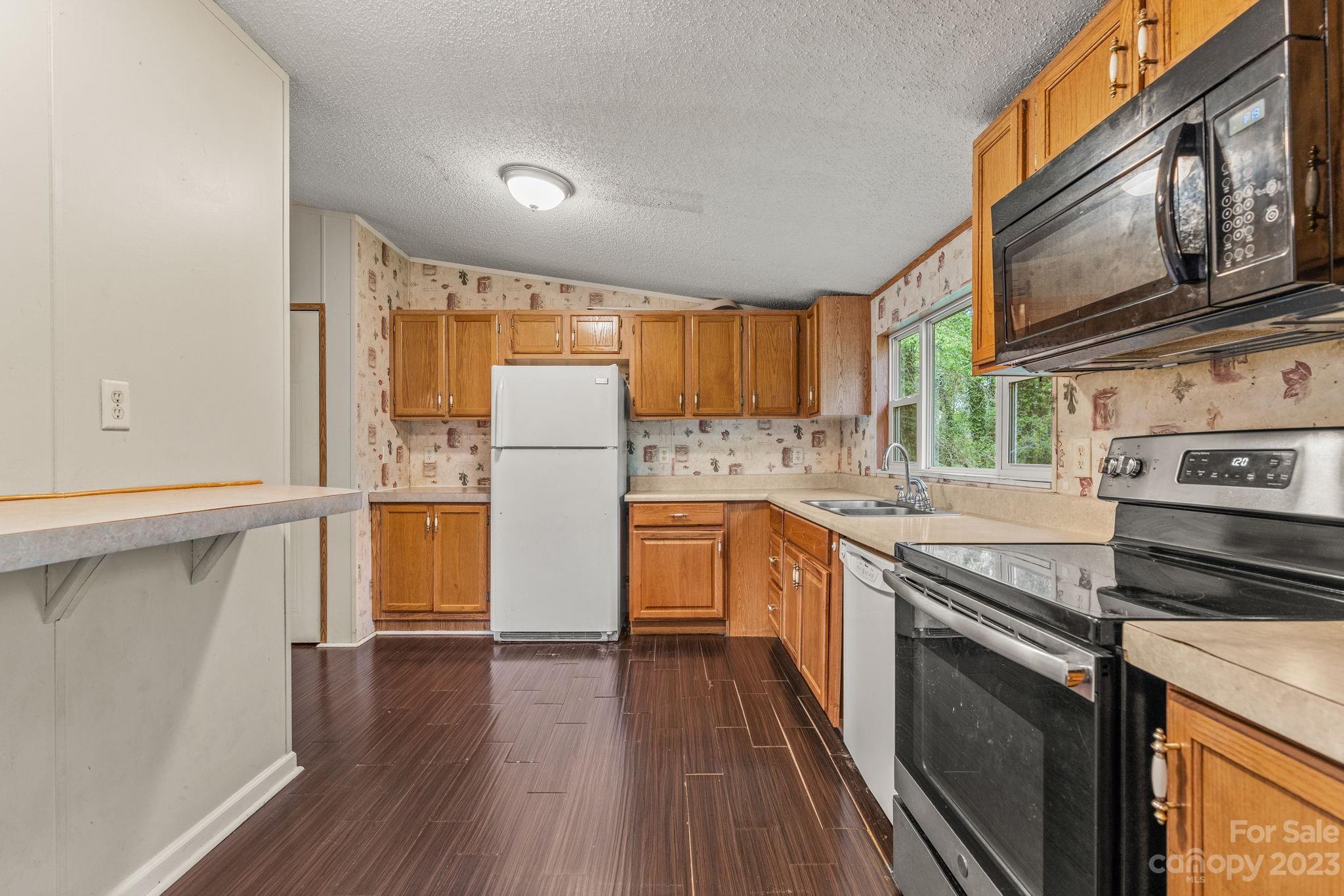 18 Wesleyan Drive Candler NC 28715