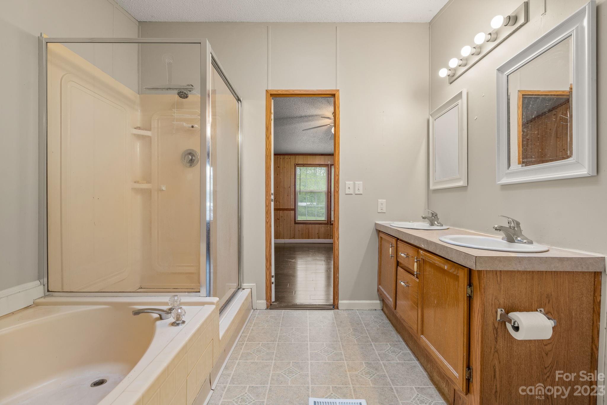 18 Wesleyan Drive Candler NC 28715