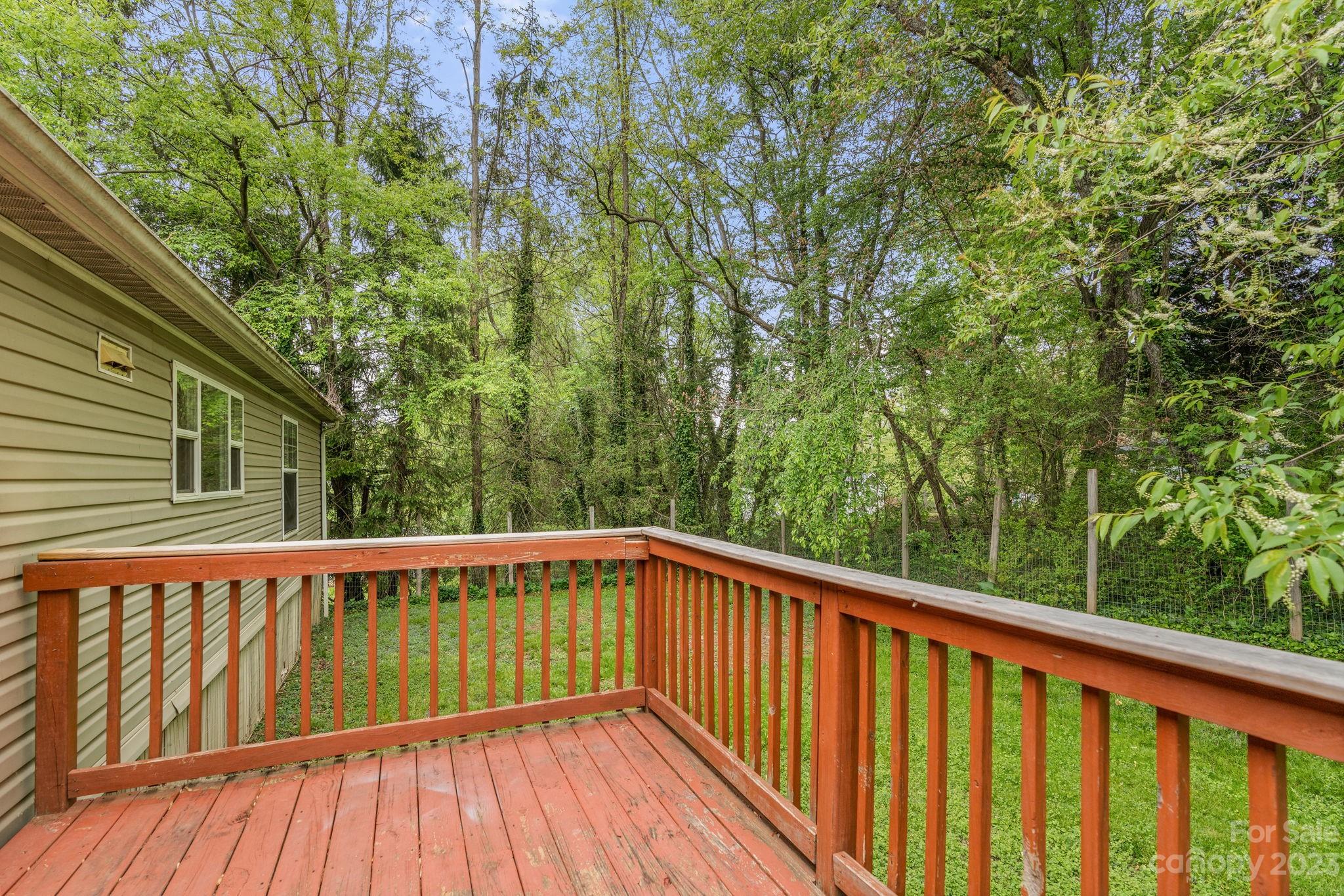 18 Wesleyan Drive Candler NC 28715