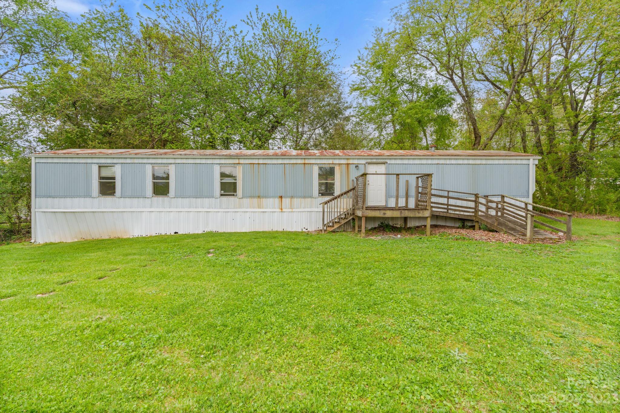18 Wesleyan Drive Candler NC 28715