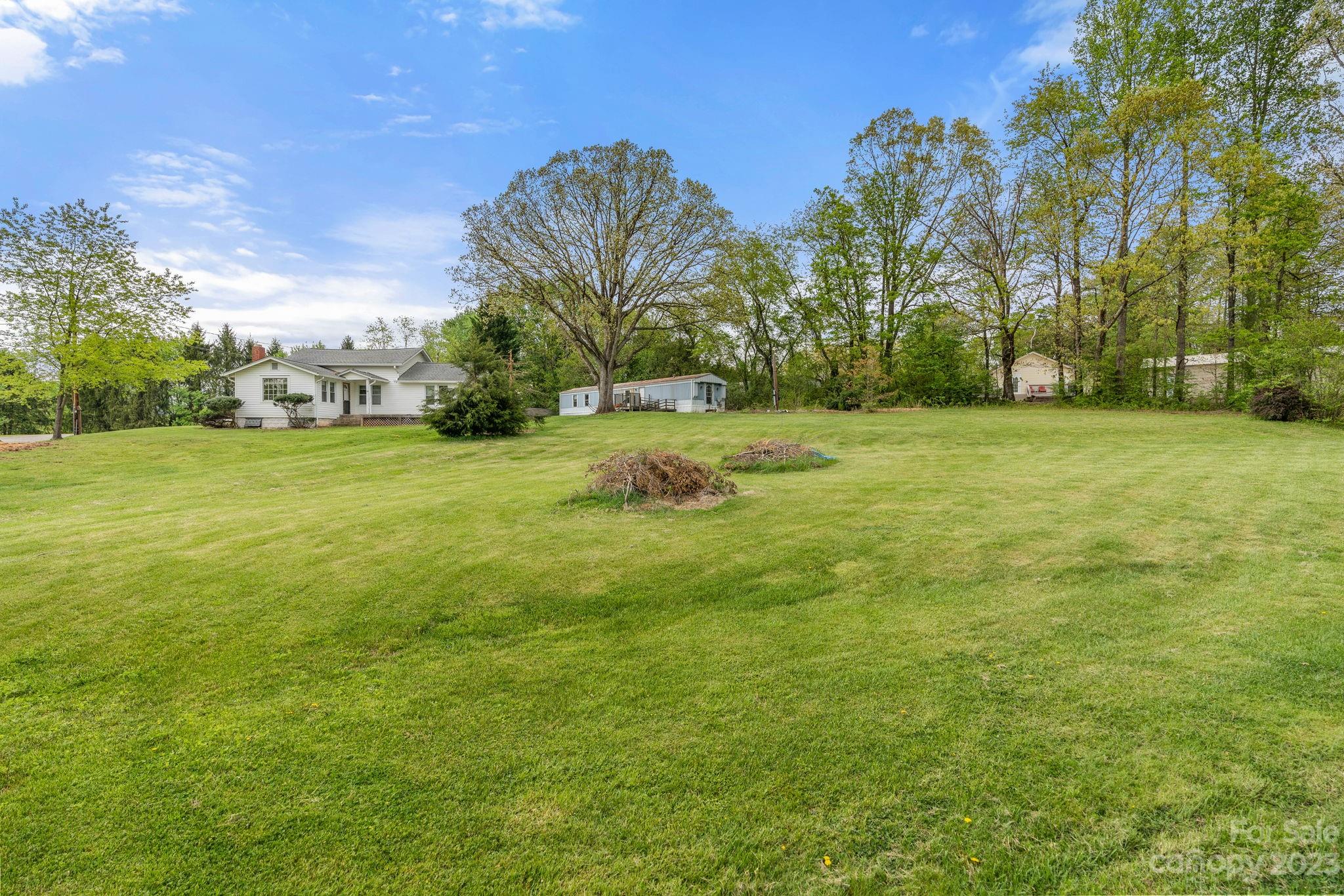 18 Wesleyan Drive Candler NC 28715
