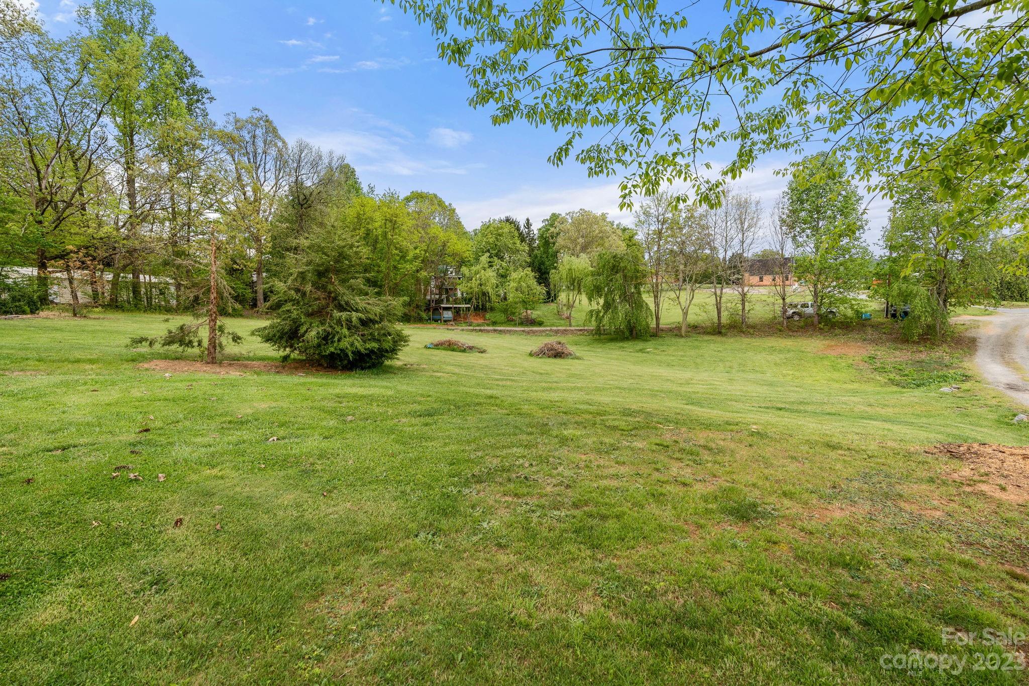 18 Wesleyan Drive Candler NC 28715