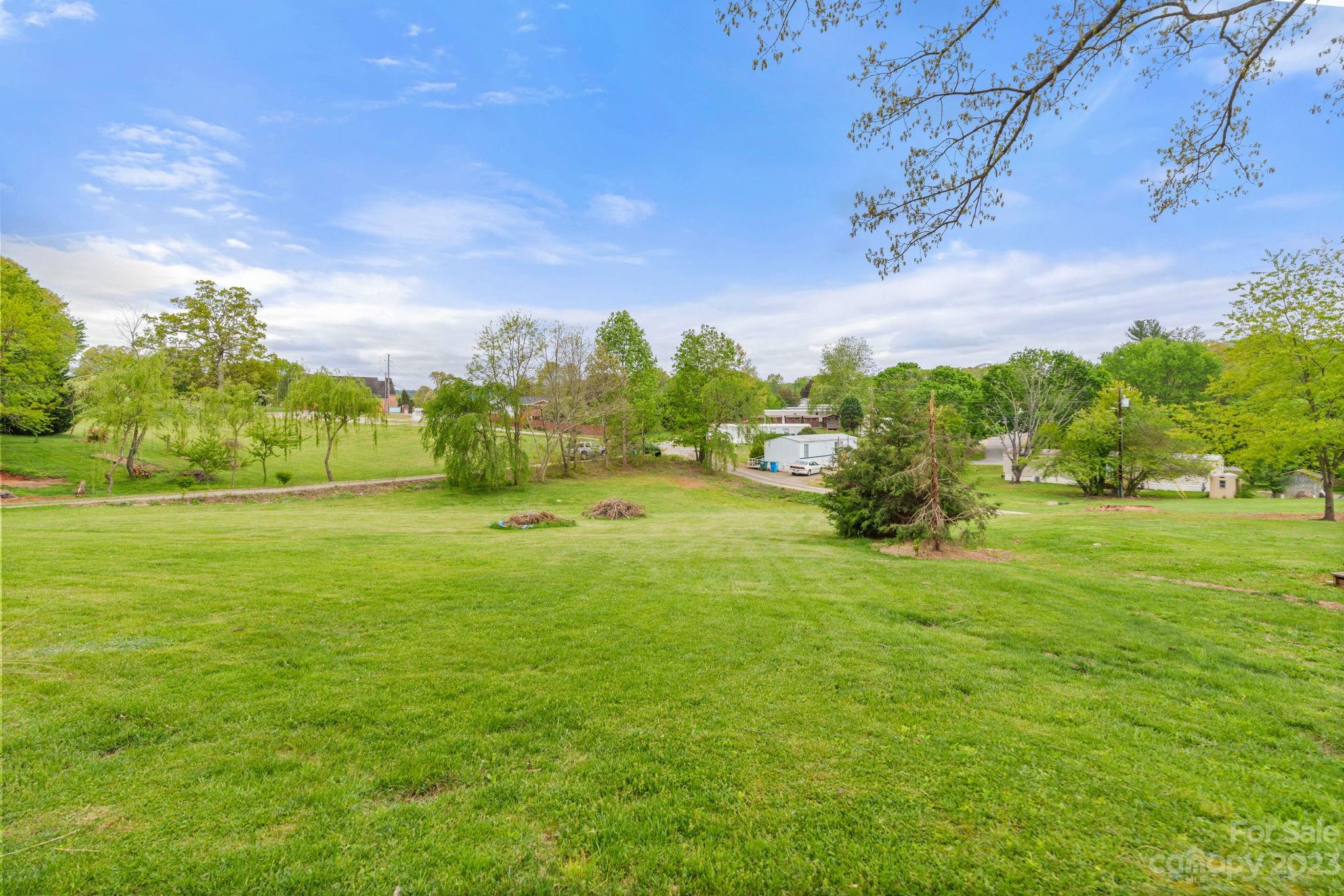 18 Wesleyan Drive Candler NC 28715