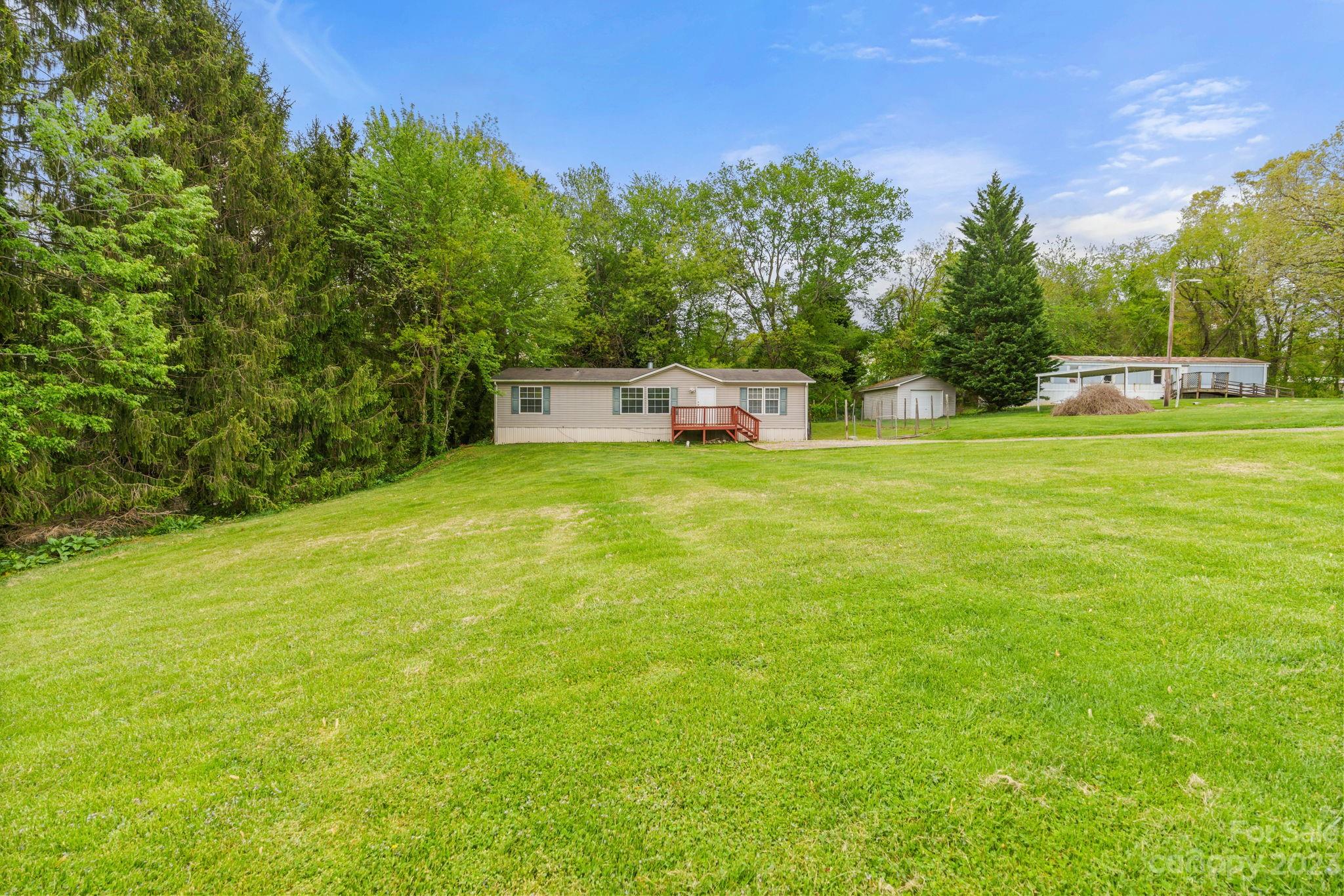 18 Wesleyan Drive Candler NC 28715