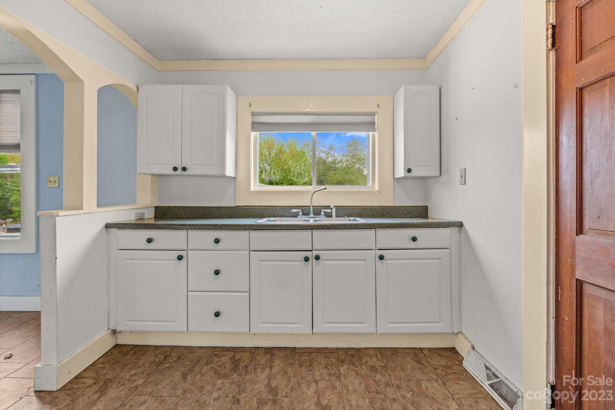 18 Wesleyan Drive Candler NC 28715