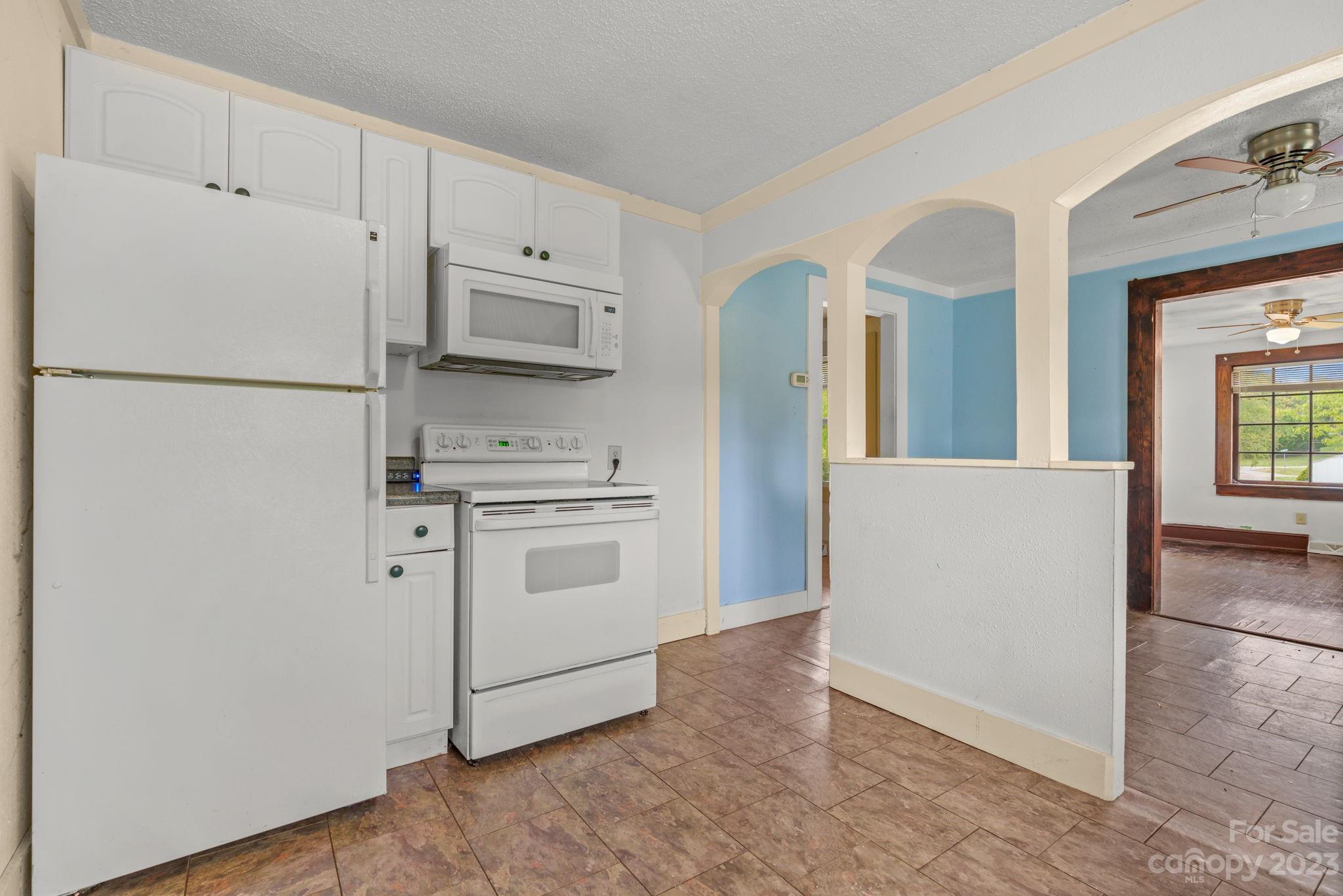 18 Wesleyan Drive Candler NC 28715