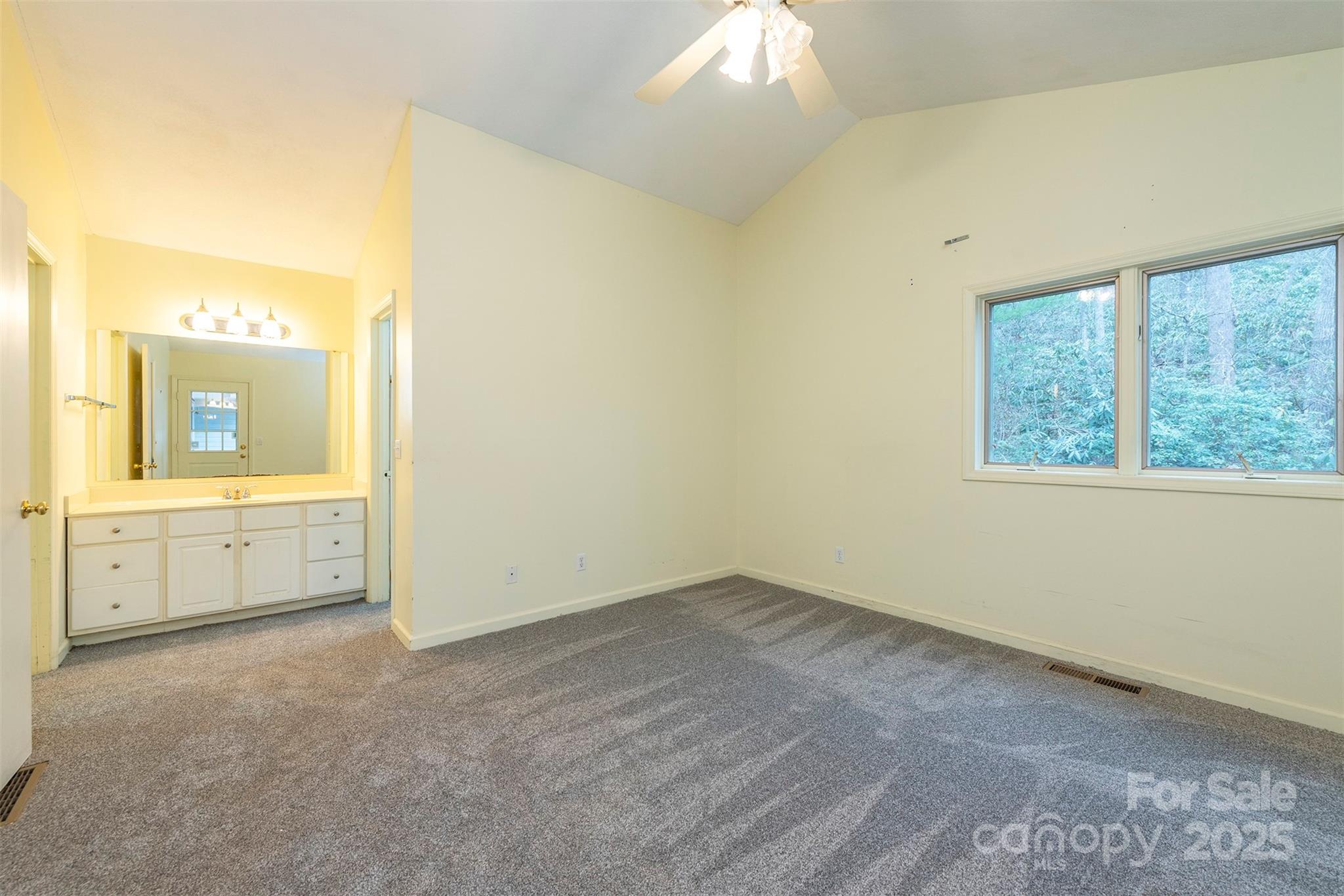 2 Woodburn Court Swannanoa NC 28778