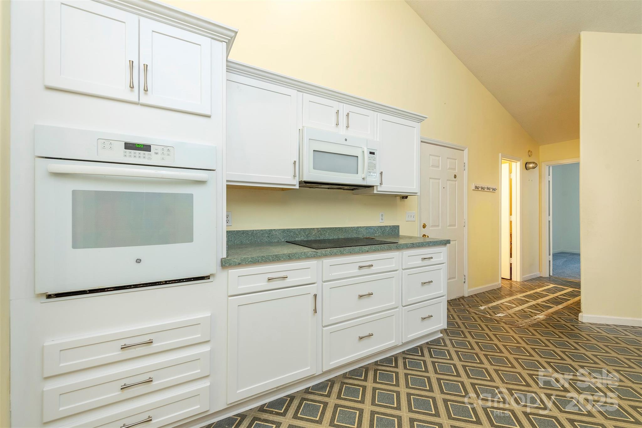 2 Woodburn Court Swannanoa NC 28778