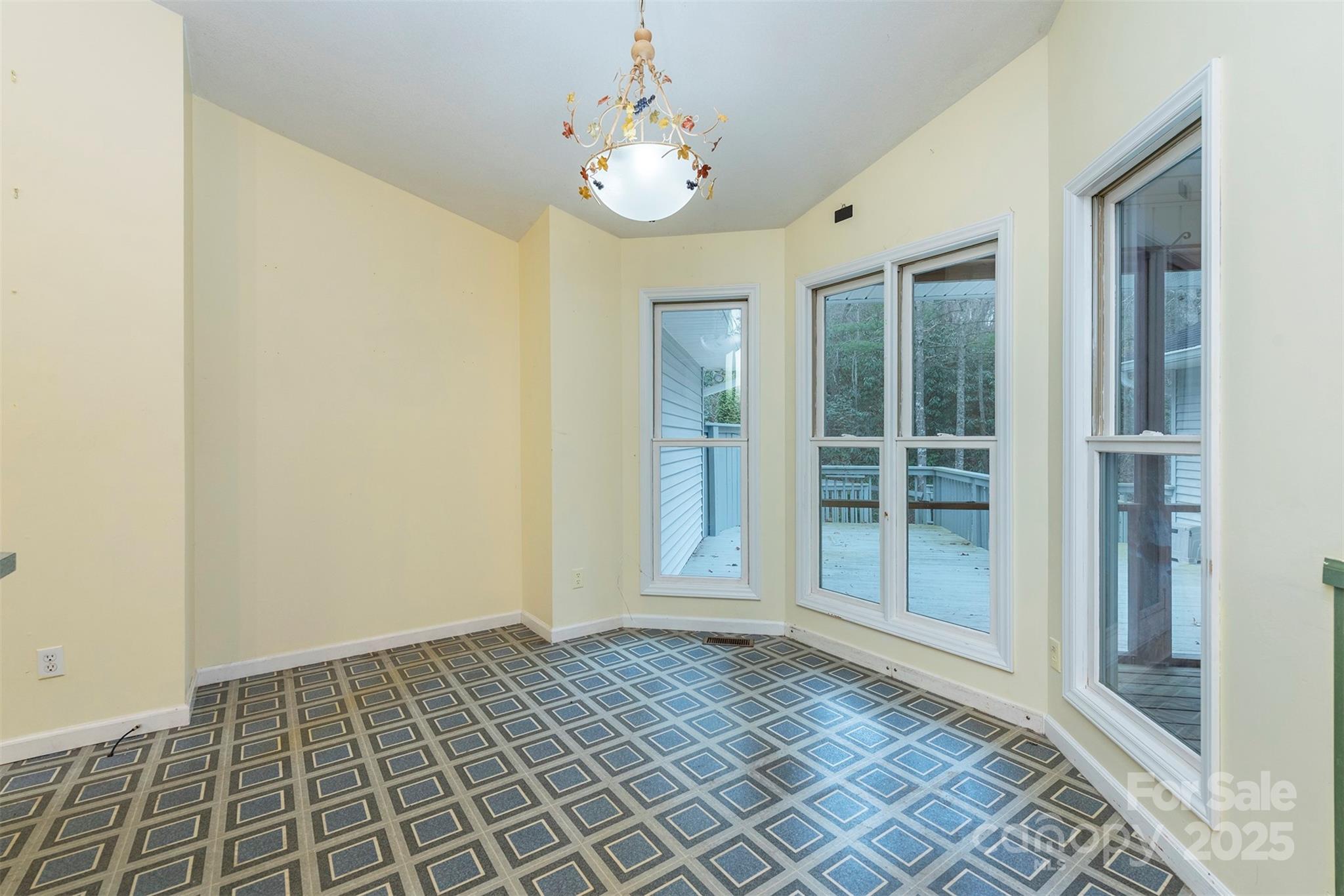2 Woodburn Court Swannanoa NC 28778