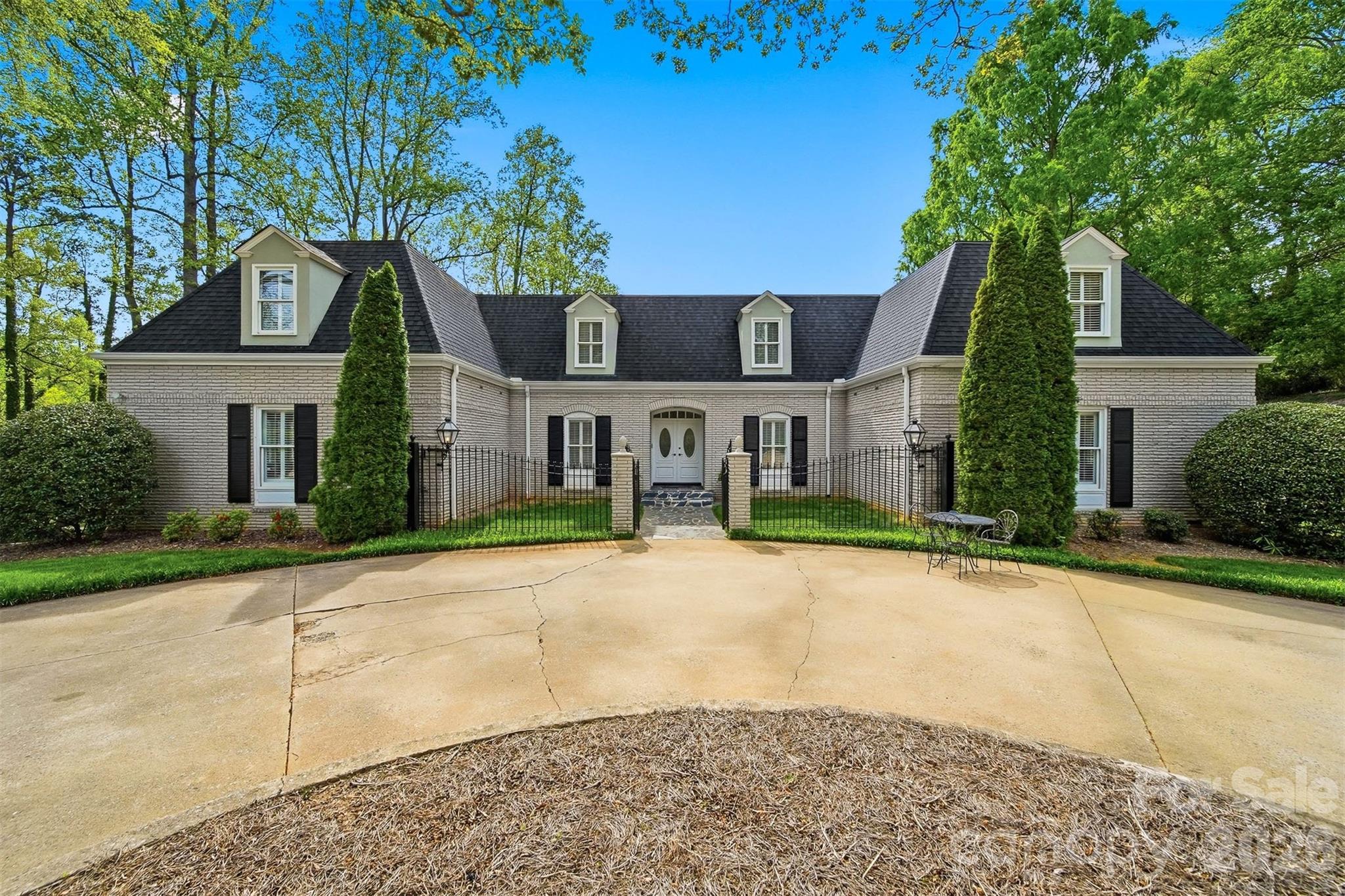 935 19th Avenue NW Hickory NC 28601