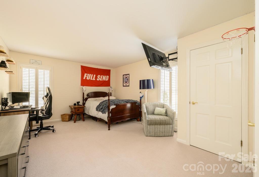 935 19th Avenue NW Hickory NC 28601