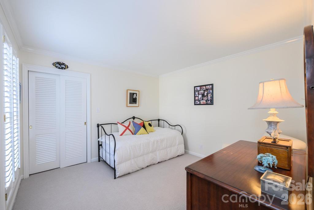 935 19th Avenue NW Hickory NC 28601
