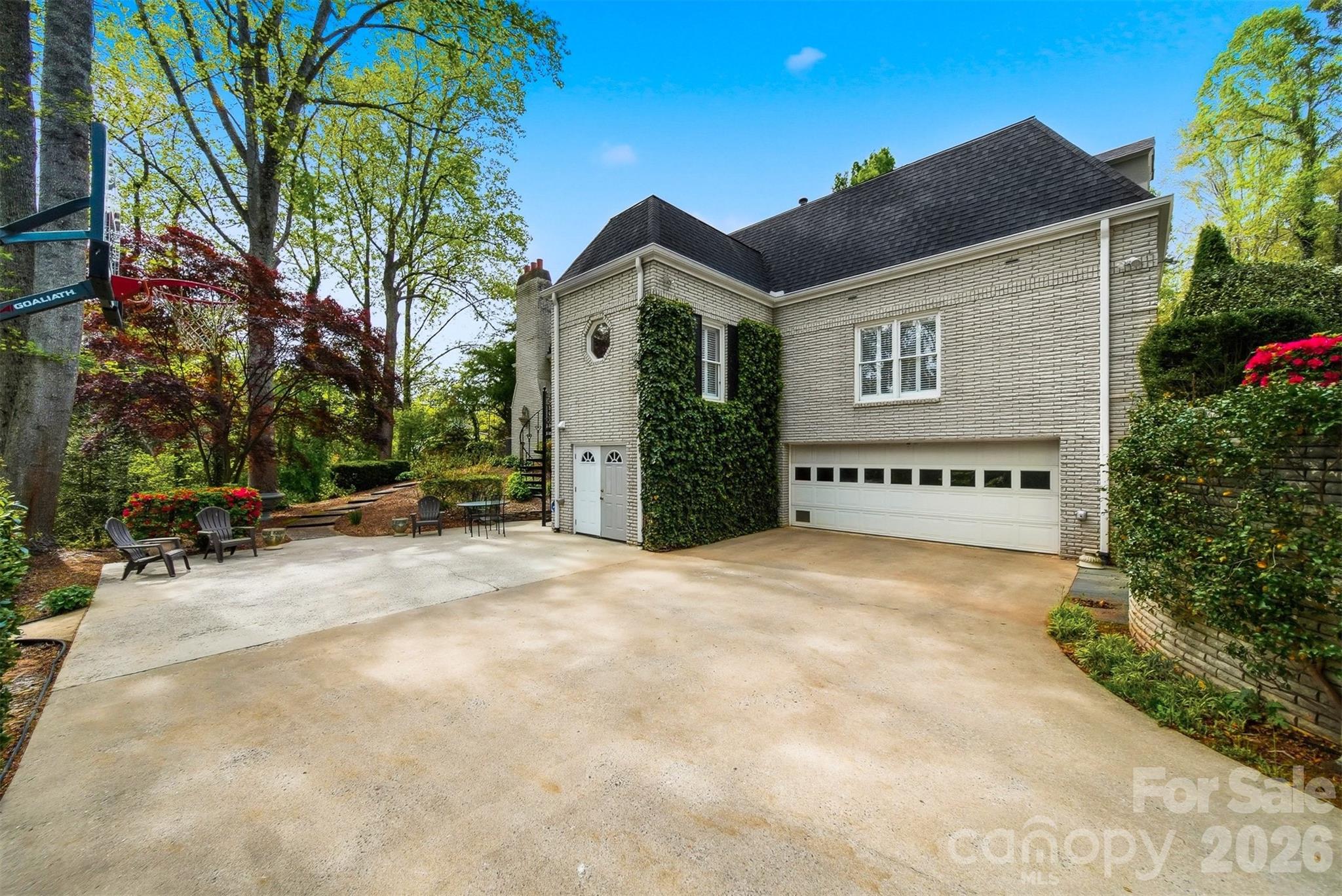 935 19th Avenue NW Hickory NC 28601