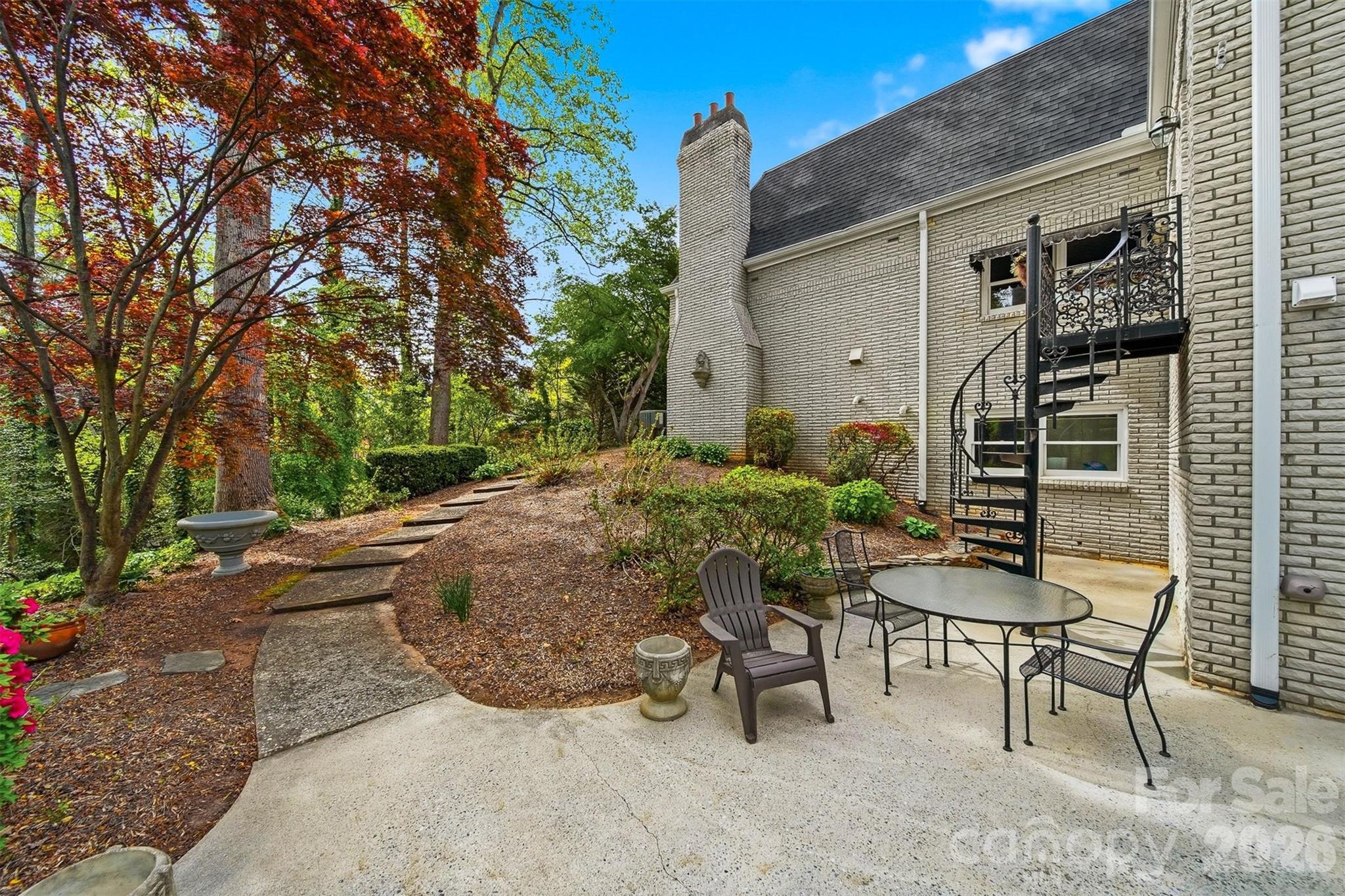 935 19th Avenue NW Hickory NC 28601