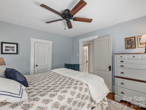 67 Cherokee Road Asheville NC 28801