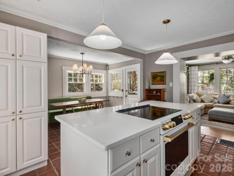 67 Cherokee Road Asheville NC 28801