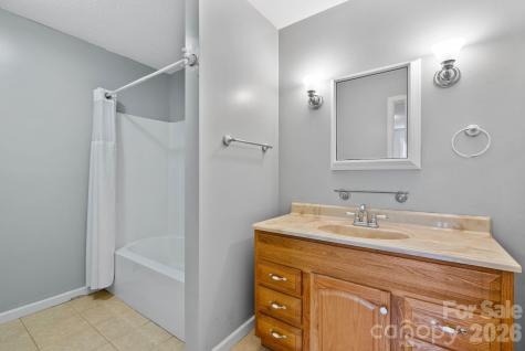 73 Creeks End Circle Mills River NC 28759