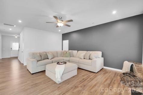 6409 Alanbrook Road Charlotte NC 28215