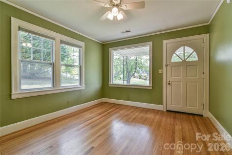 101 E Skyland Circle Asheville NC 28804