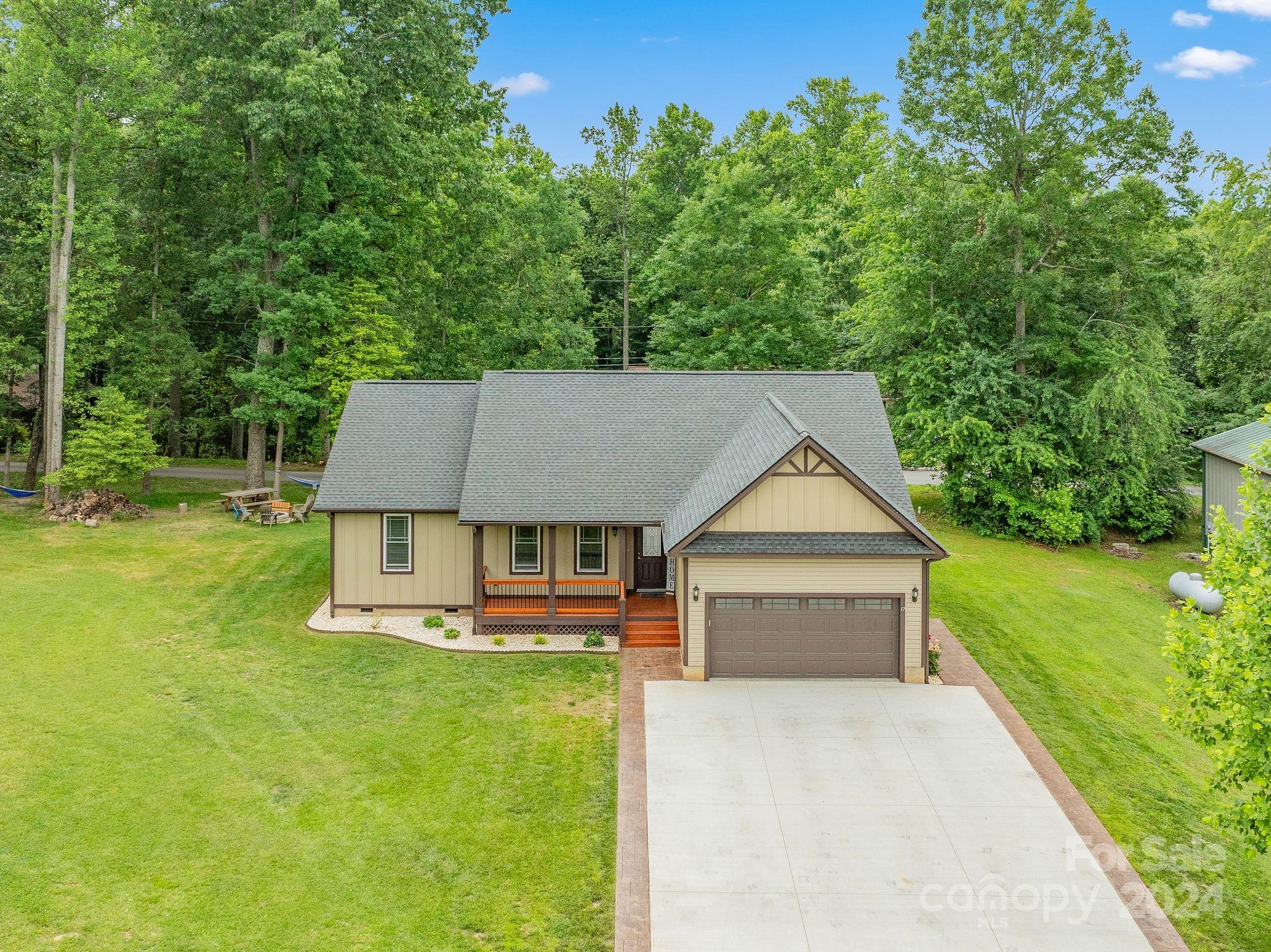 17 Oatgrass Lane Candler NC 28715