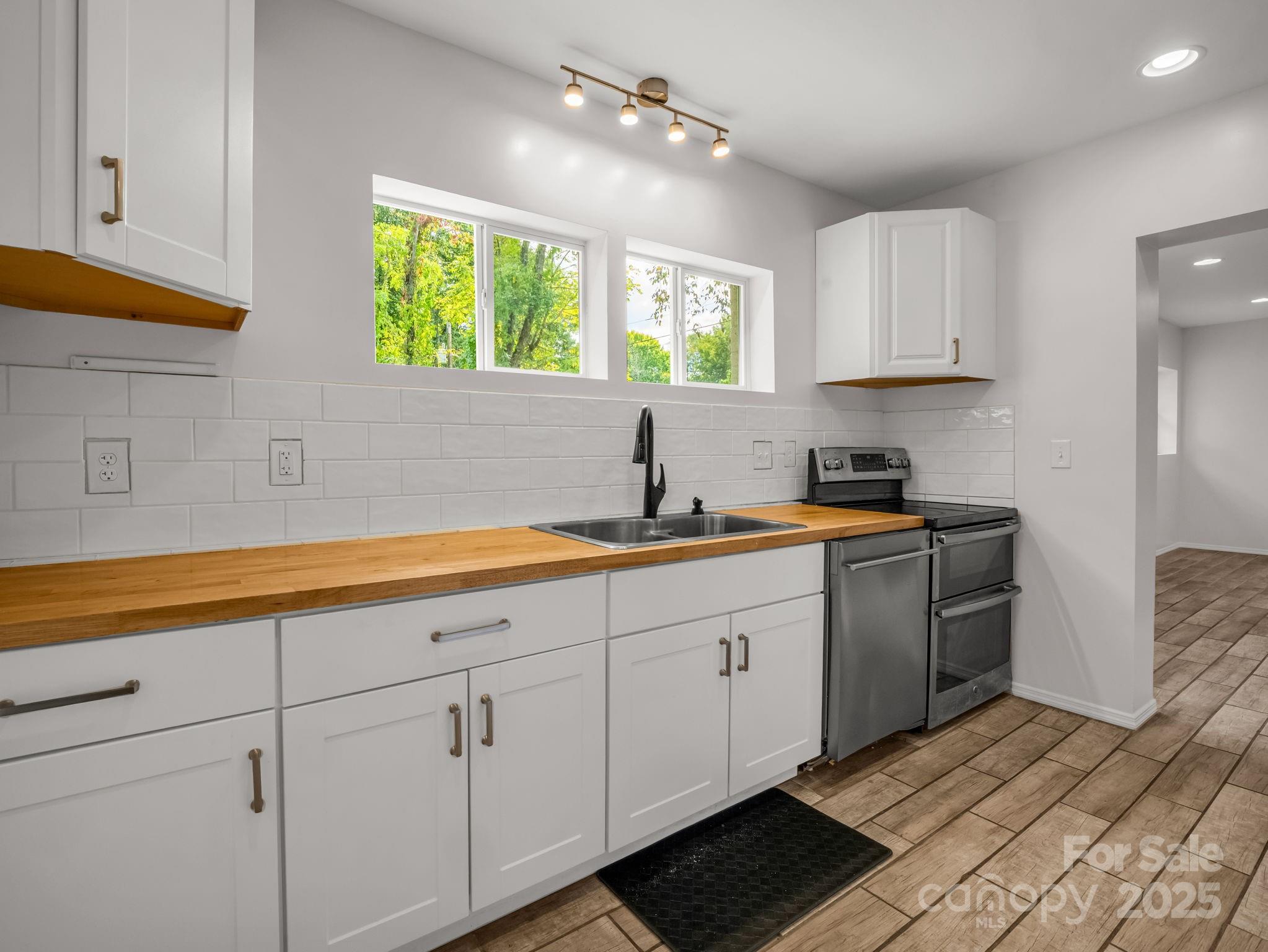 67 Robinson Avenue Asheville NC 28803