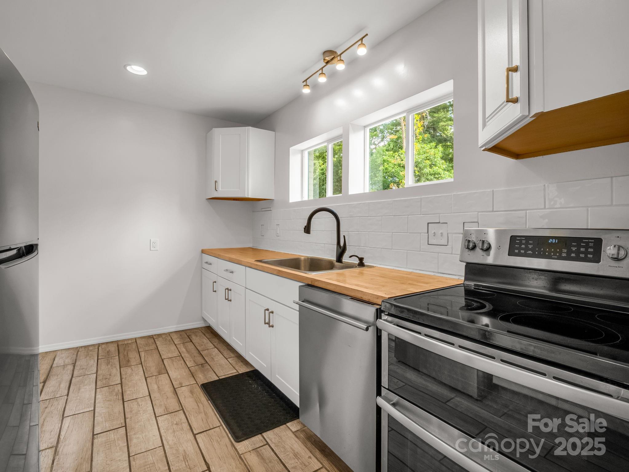 67 Robinson Avenue Asheville NC 28803