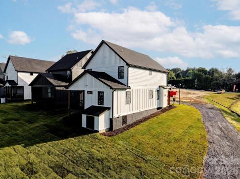 18 S Martha Kate Drive Hendersonville NC 28792