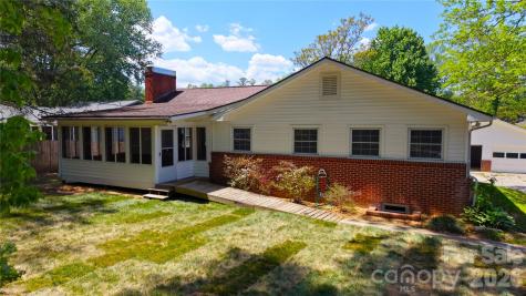 1627 Greenville Highway Hendersonville NC 28792