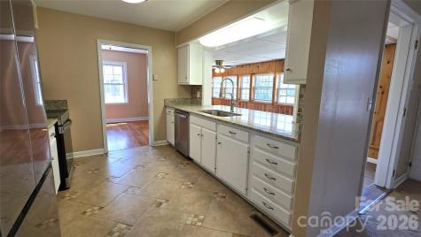 1627 Greenville Highway Hendersonville NC 28792