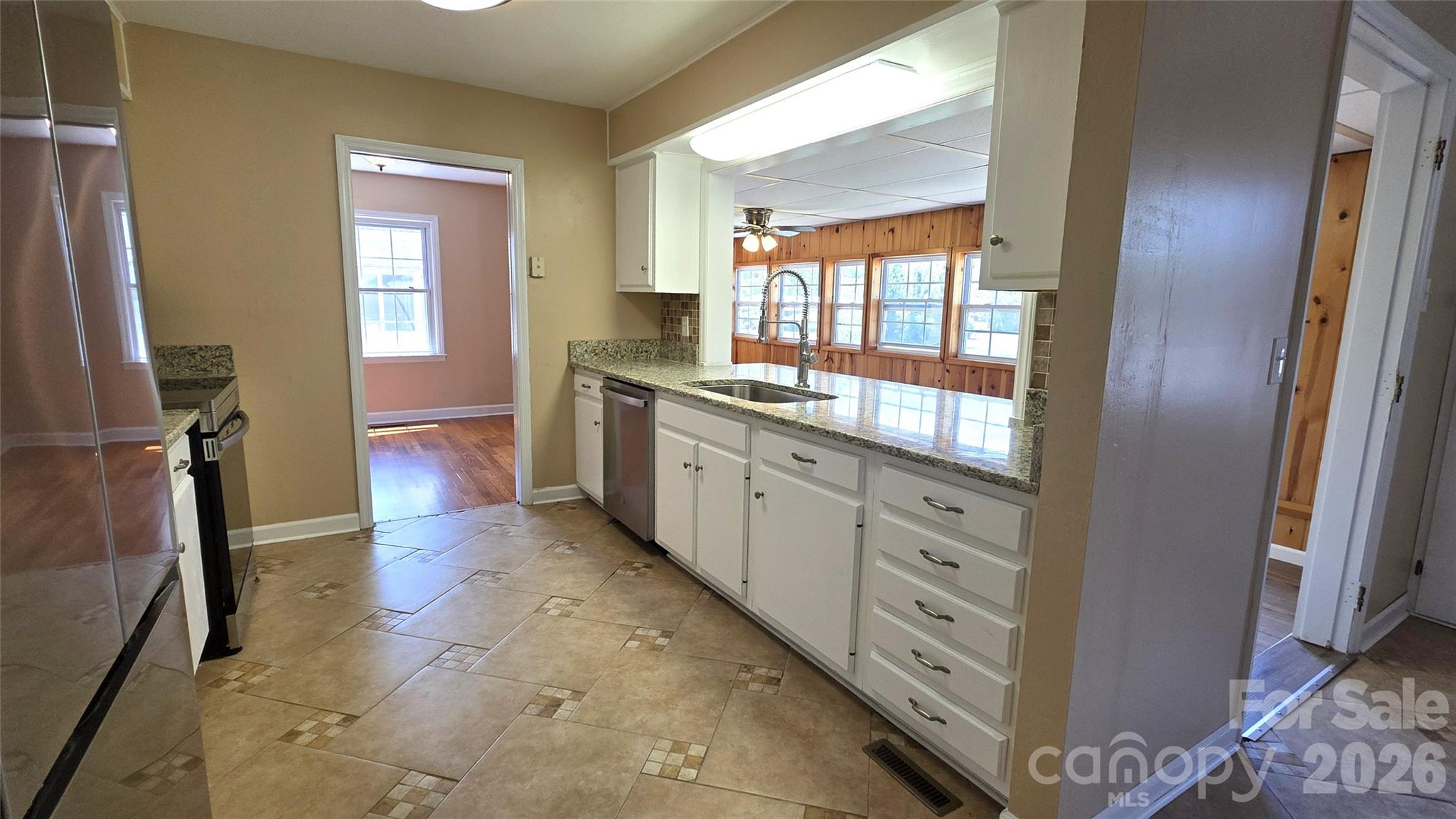 1627 Greenville Highway Hendersonville NC 28792