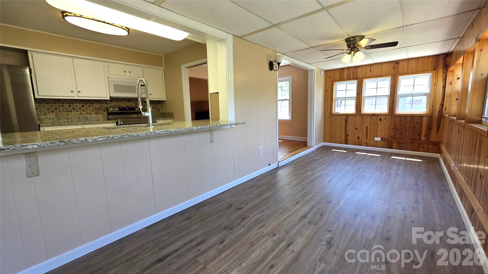 1627 Greenville Highway Hendersonville NC 28792