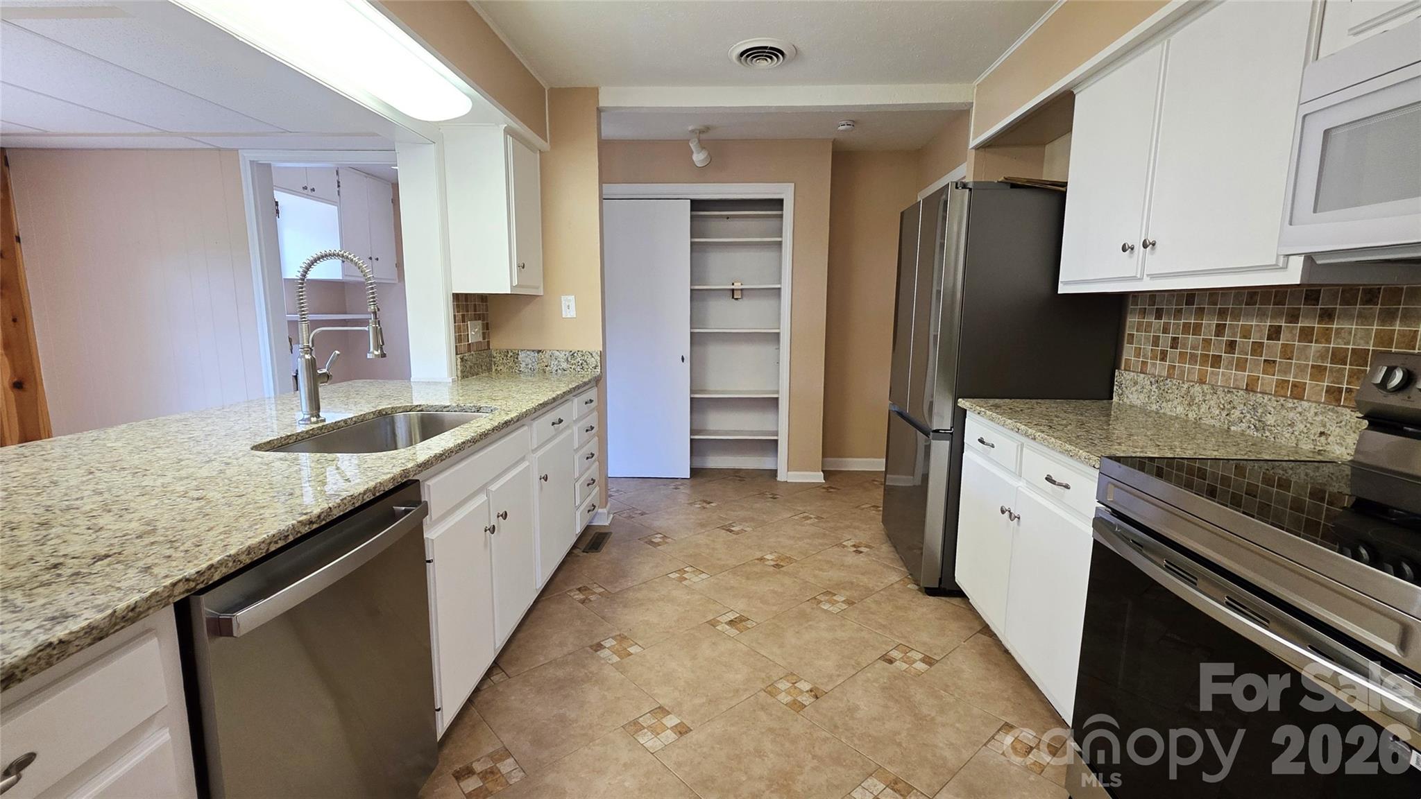 1627 Greenville Highway Hendersonville NC 28792