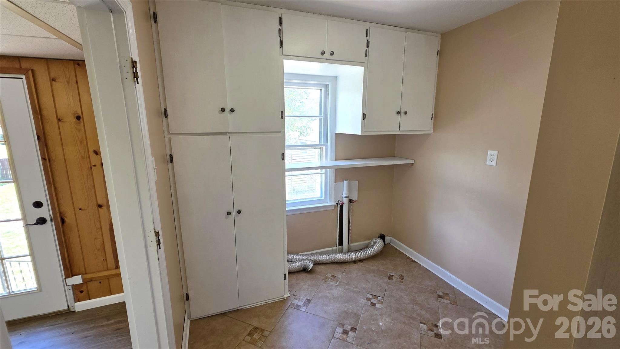 1627 Greenville Highway Hendersonville NC 28792