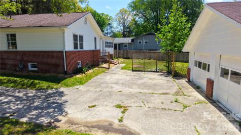 1627 Greenville Highway Hendersonville NC 28792