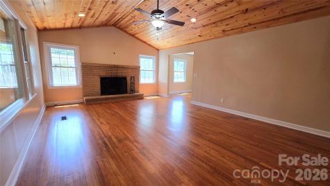 1627 Greenville Highway Hendersonville NC 28792