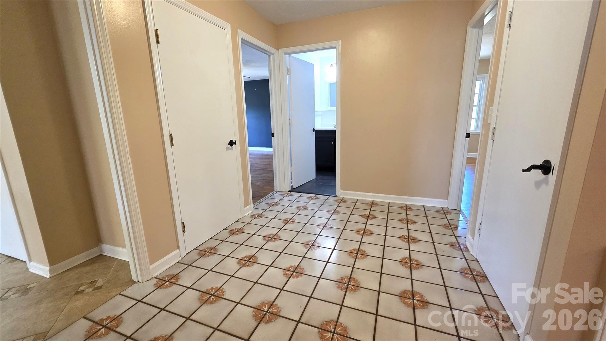 1627 Greenville Highway Hendersonville NC 28792