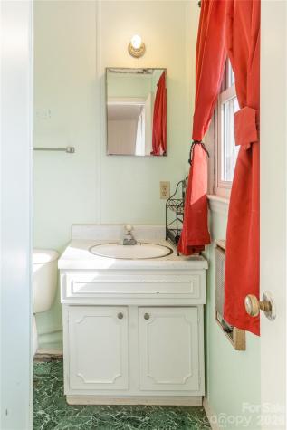 56 Fairview Avenue Hendersonville NC 28792